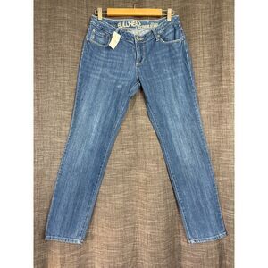 NWT Women's Size 11 Bull Head Distress Jeans Short Solana Extreme Skinny